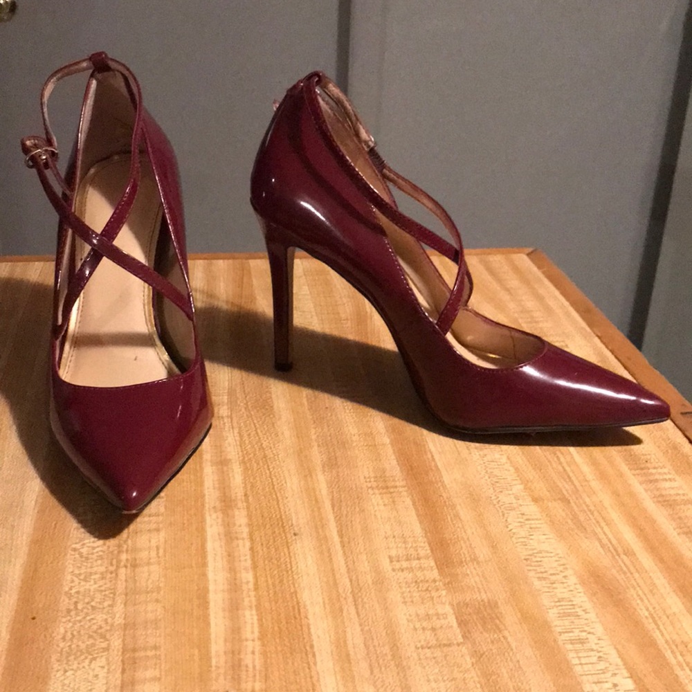 Jessica Simpson criss cross pumps